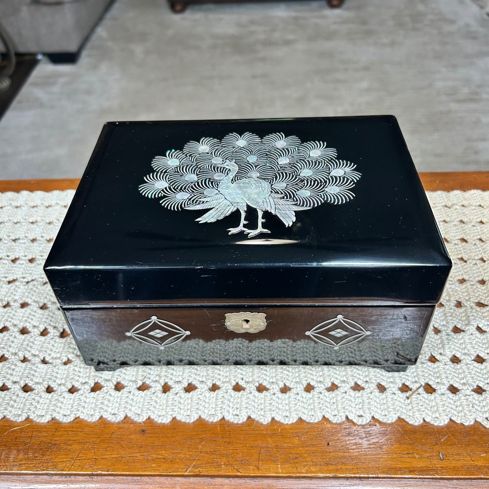 Vtg Japanese Black Lacquer Mother of Pearl Peacock Jewelry Music Box JOA Musical